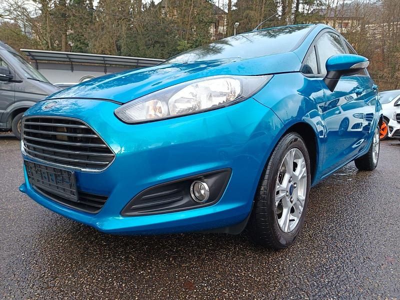Blau Gebraucht 2015 Ford Fiesta Kleinwagen | 8.400 € (Fairer Preis) - Bild 1/4