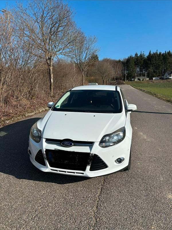 Gebraucht Ford Focus 150 PS (110 kW) 2013 Weiß Limousine