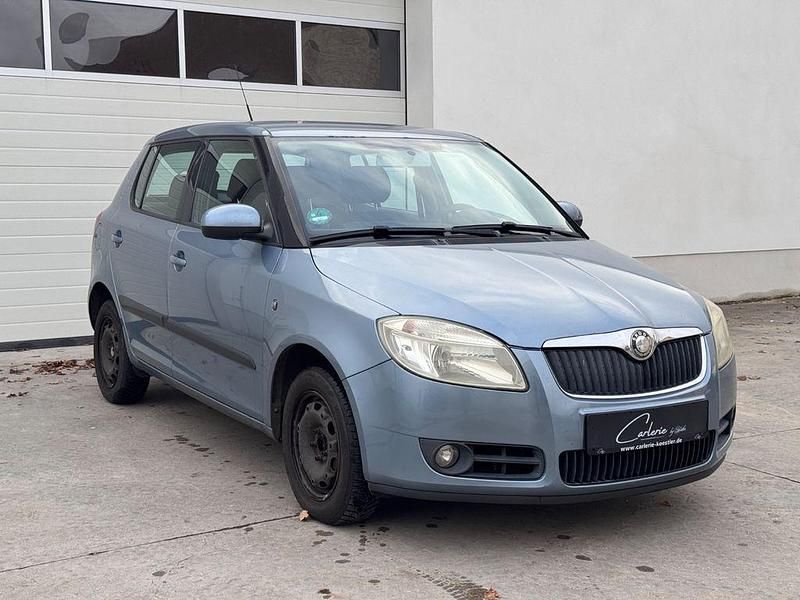 Blau Gebraucht 2007 Skoda Fabia Ambiente Limousine | 1.800 € (Fairer Preis) - Bild 1/4