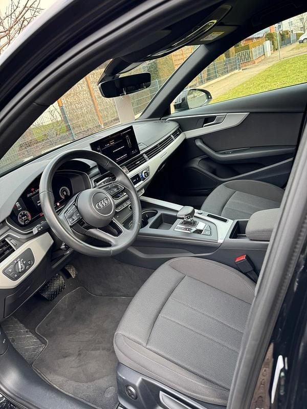 Gebraucht Audi A4 204 PS (150 kW) 2022 Schwarz Limousine