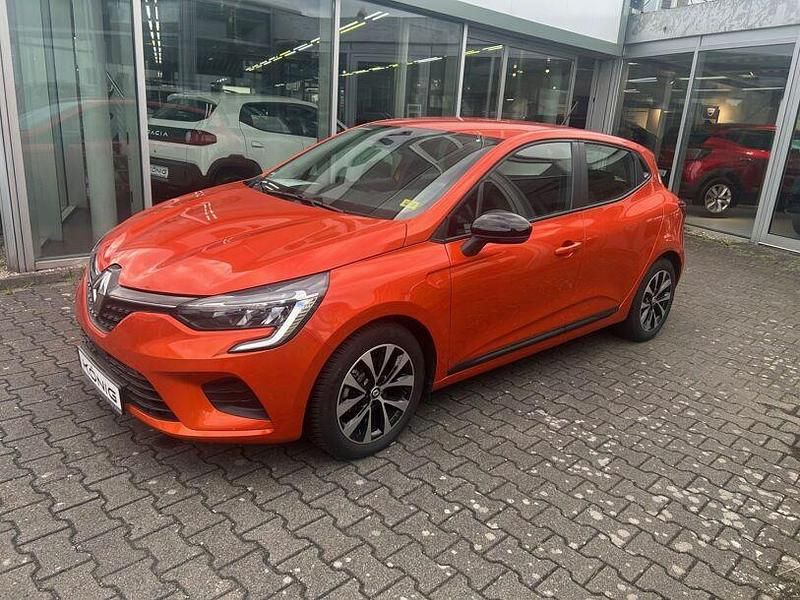 Valenciaorange Gebraucht 2023 Renault Clio V Equilibre Limousine | 20.999 € (Fairer Preis) - Bild 1/4