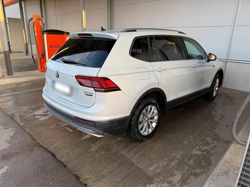 Gebraucht VW Tiguan Allspace Highline 150 PS (110 kW) 2017 Weiß SUV
