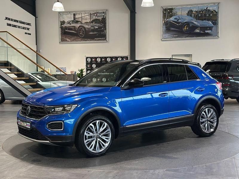 Second-hand VW T-Roc Active 150 CP (110 kW) 2021 Albastru SUV