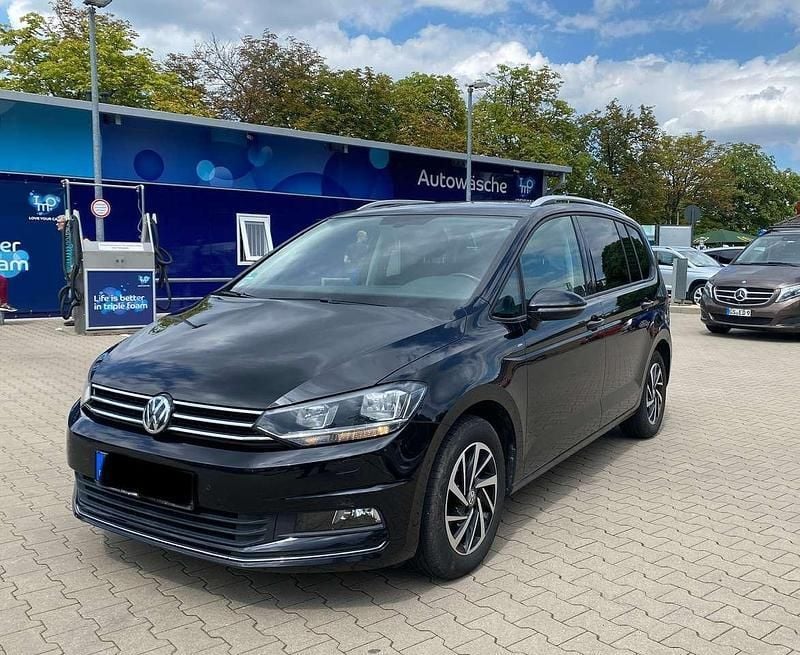 Deep black Gebraucht 2018 VW Touran Join Van / Kleinbus | 14.900 € (Superpreis) - Bild 1/4