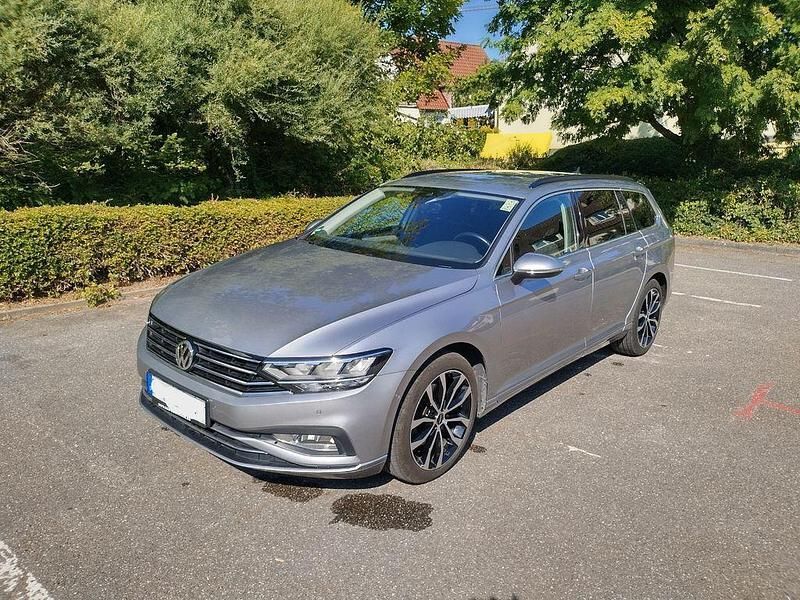 Grau Gebraucht 2019 VW Passat Business Kombi | 18.500 € (Superpreis) - Bild 1/4
