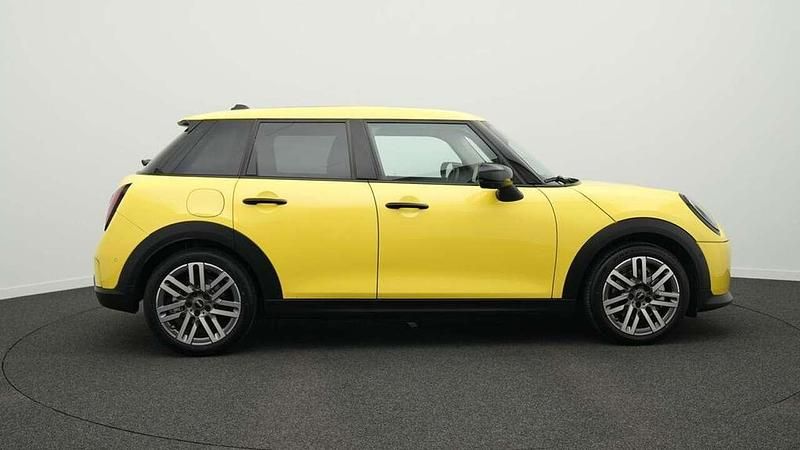 Gebraucht Mini Cooper Classic 156 PS (114 kW) 2024 Gelb Kleinwagen
