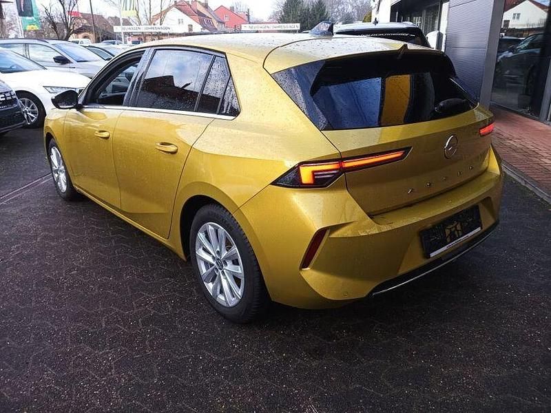 Gebraucht Opel Astra Elegance 131 PS (96 kW) 2022 Gelb Limousine