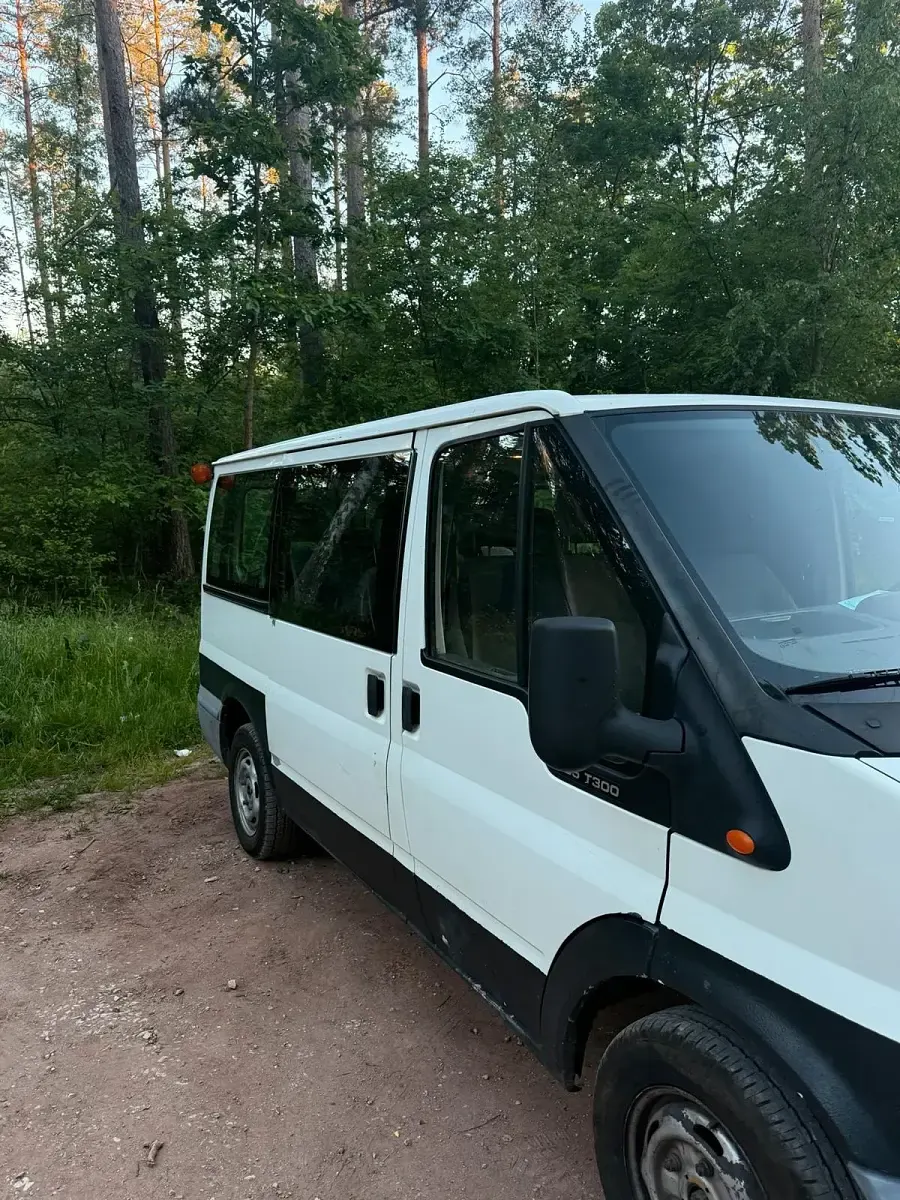 Używany Ford Transit 87 KM (63 kW) 2003 Biały Minivan