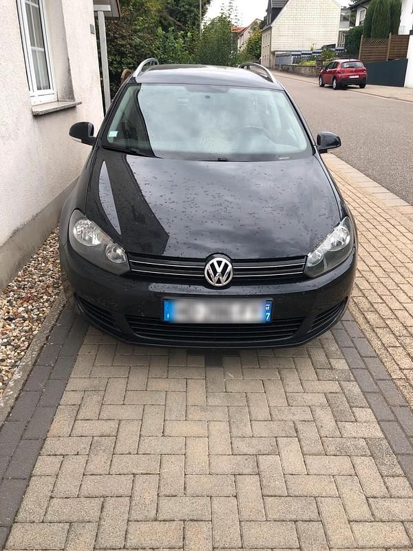 Schwarz Gebraucht 2010 VW Golf VI Kombi | 4.300 € (Etwas zu teuer) - Bild 1/2