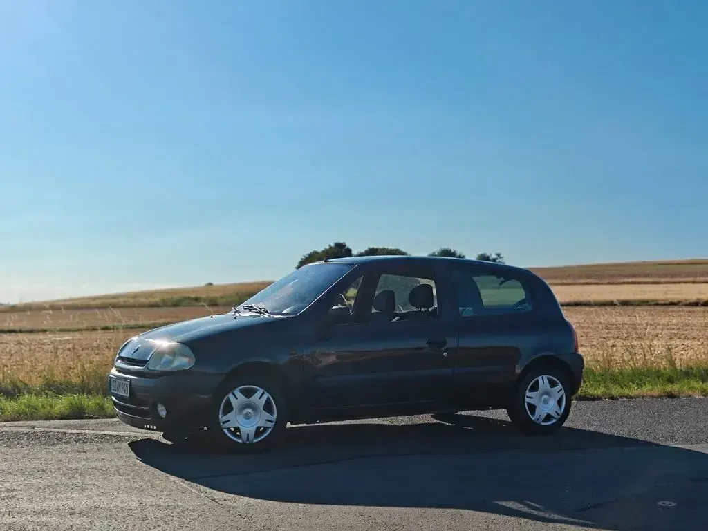 Gebraucht Renault Clio 75 PS (55 kW) 1999 Schwarz Limousine