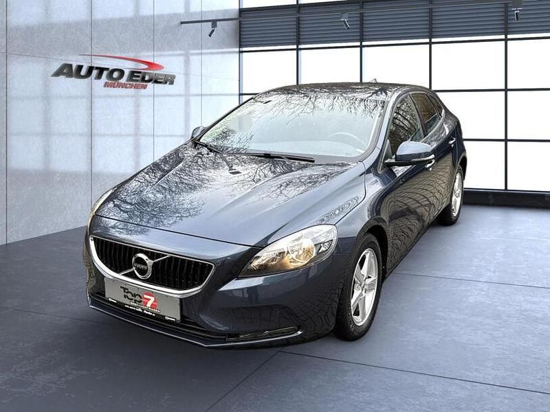 Gebraucht Volvo V40 Kinetic 152 PS (111 kW) 2018 Blau Kombi