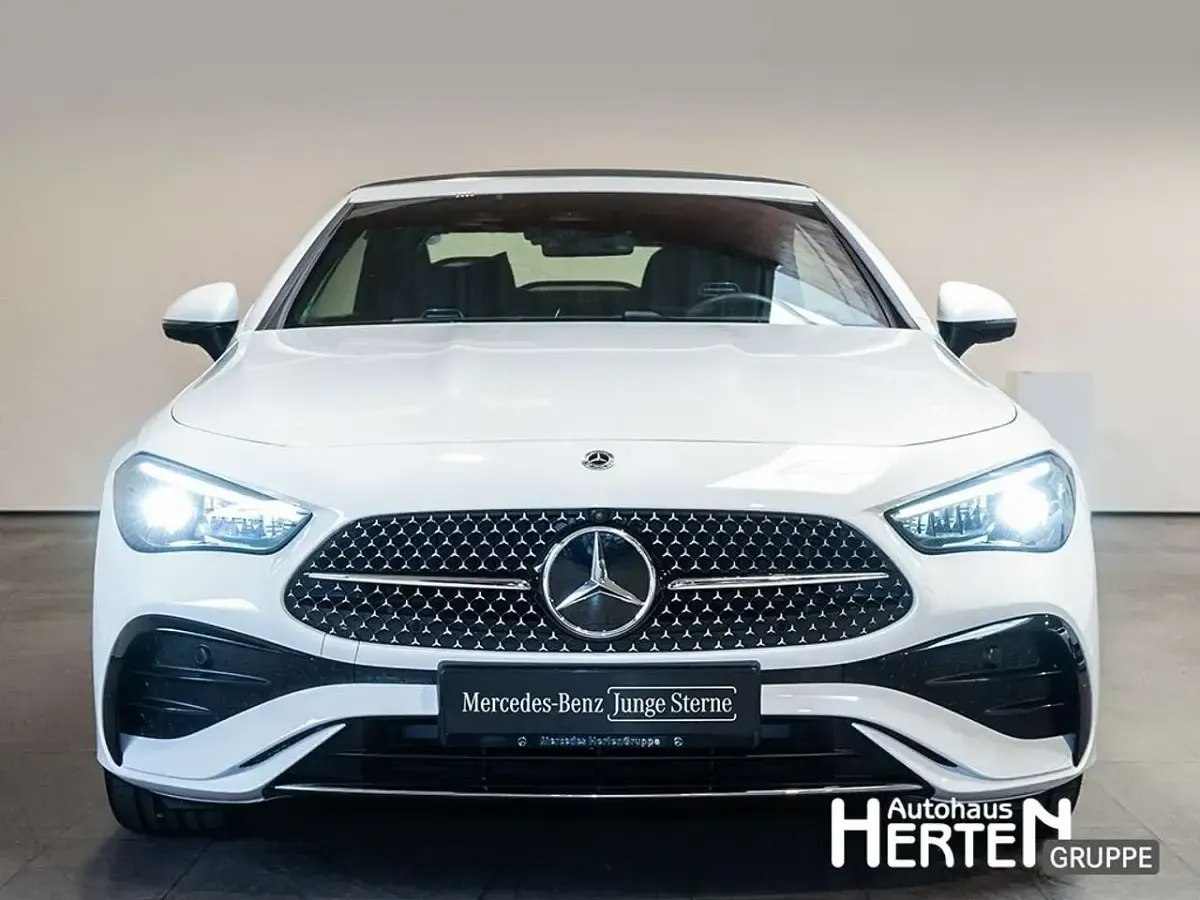 Gebraucht Mercedes CLE200 AMG 204 PS (150 kW) 2025 Weiß Cabrio