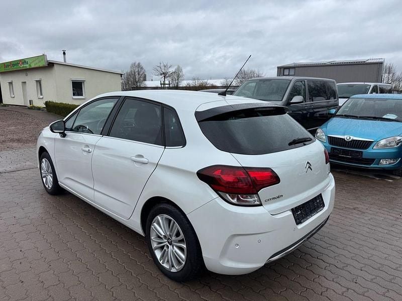 Gebraucht Citroën C4 SELECTION 110 PS (80 kW) 2017 Weiß Limousine