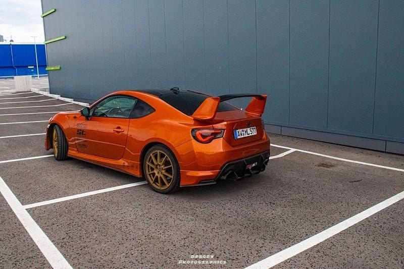 Orange Gebraucht 2015 Toyota GT86 Aero Coupé | 22.220 € - Bild 1/4