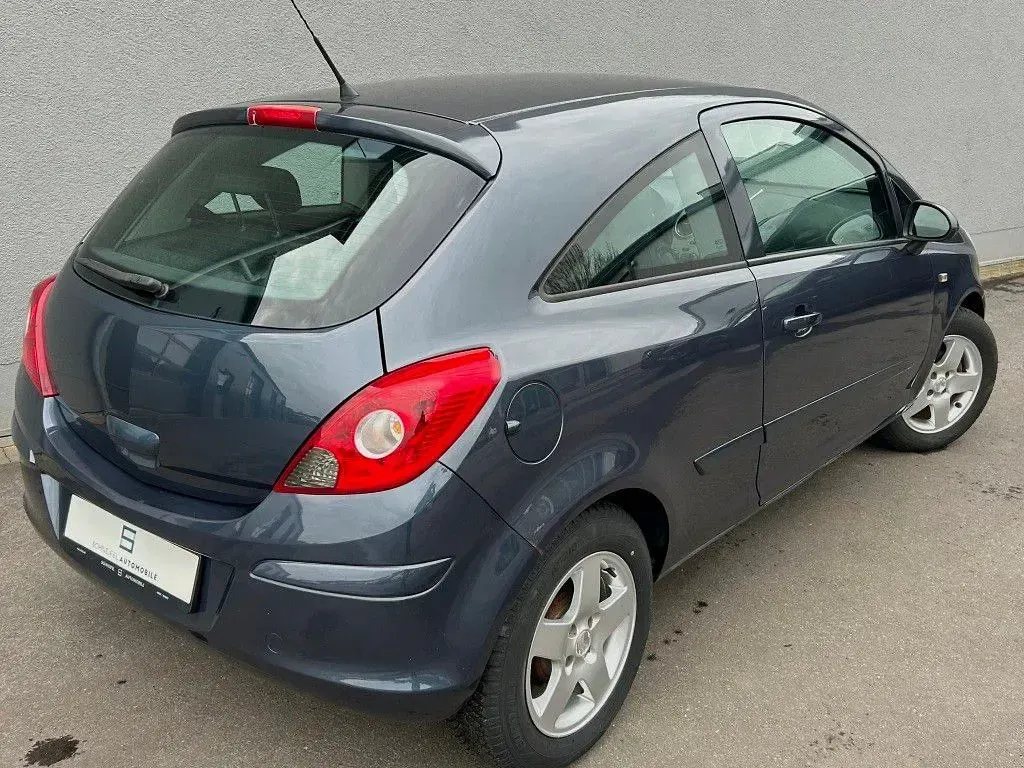 Usado Opel Corsa Catch Me 80 HP (58 kW) 2007 Verde Citadino