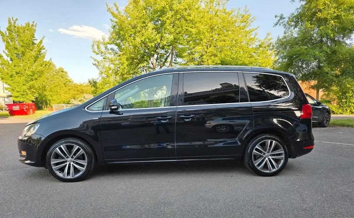 Gebraucht VW Sharan Life 150 PS (110 kW) 2014 Schwarz Van / Kleinbus
