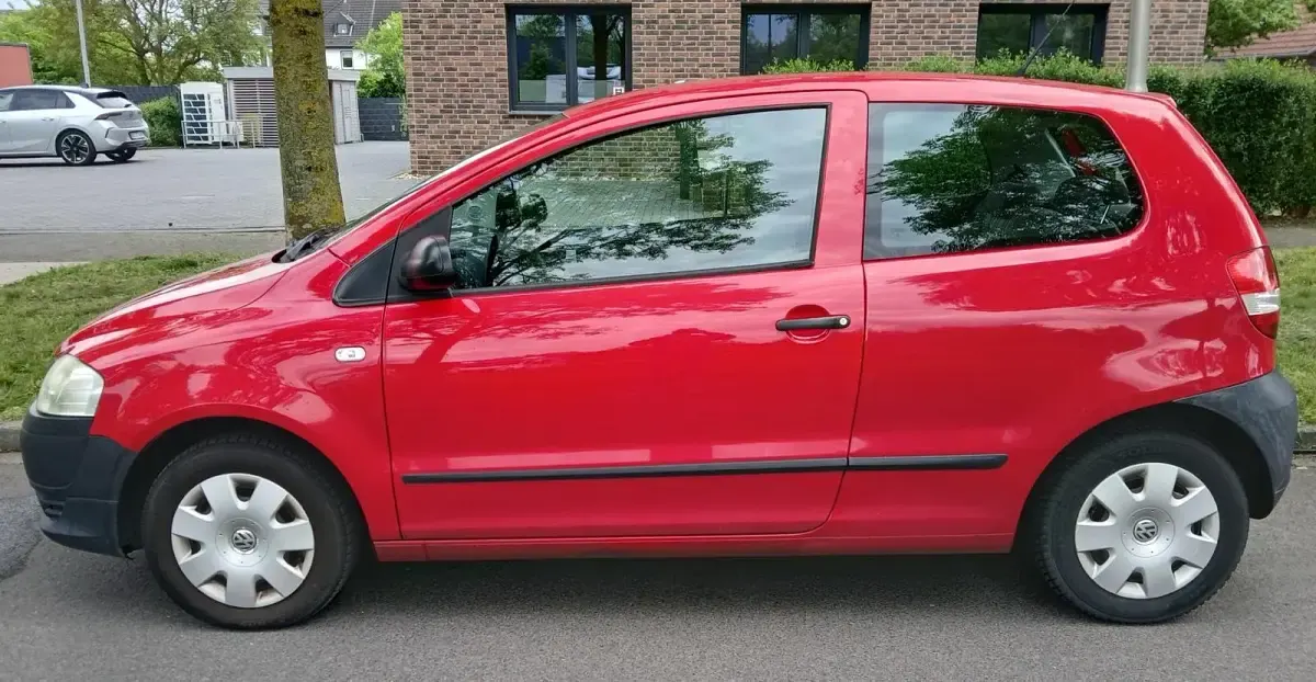 Usado VW Fox Style 54 CV (39 kW) 2010 Rojo Utilitario