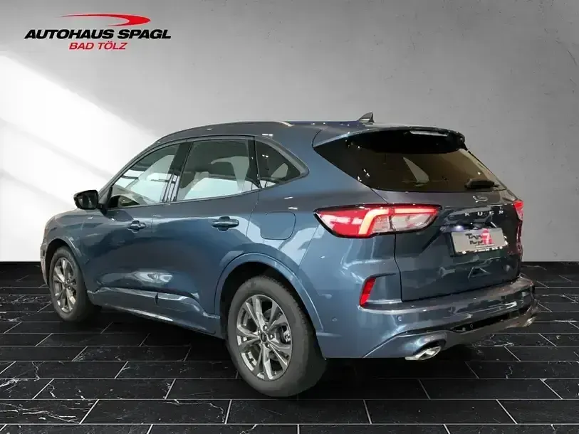 Gebraucht Ford Kuga ST-Line 120 PS (88 kW) 2023 Chromablau (blau) SUV