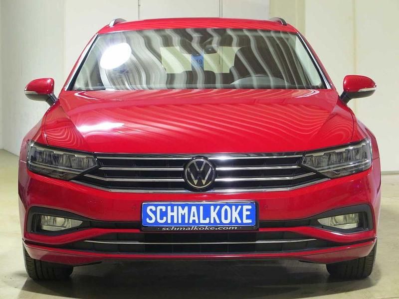 Gebraucht VW Passat Business 122 PS (89 kW) 2023 Tornado red Kombi