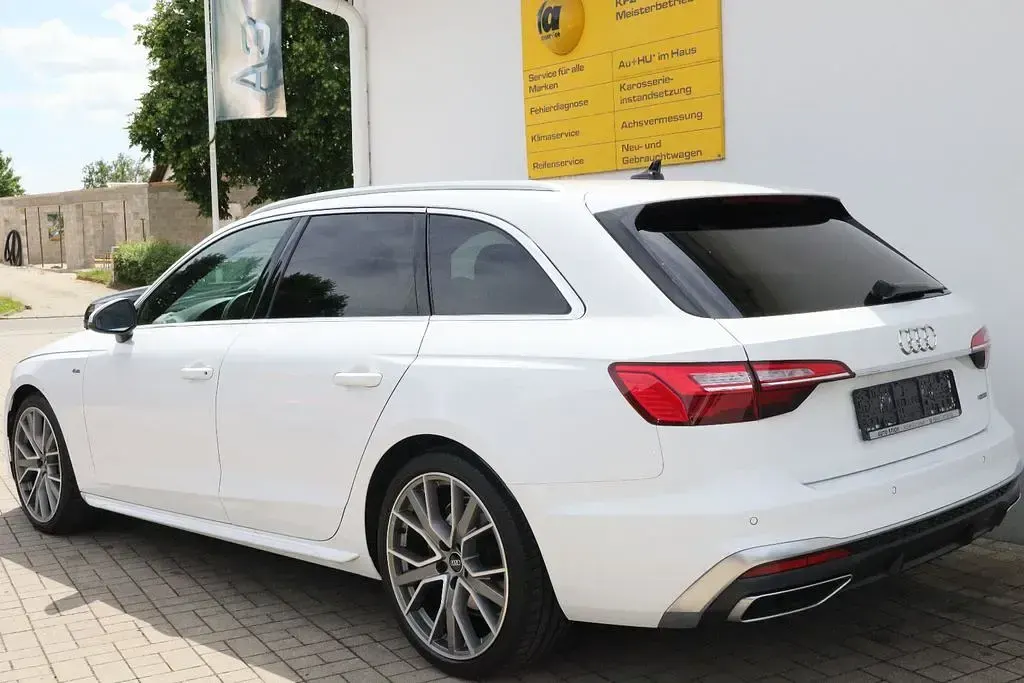 Gebraucht Audi A4 S-Line 204 PS (150 kW) 2023 Weiß Kombi