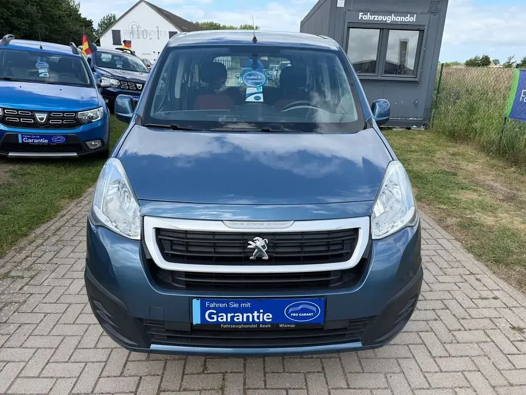 Gebraucht Peugeot TePee Active 99 PS (72 kW) 2015 Blau Van / Kleinbus
