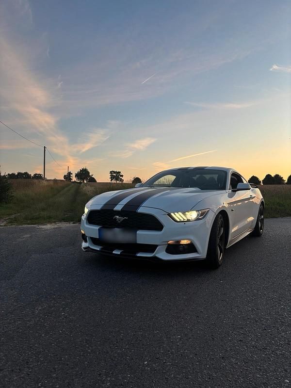 Gebraucht Ford Mustang Fastback 316 PS (232 kW) 2015 Weiß Coupé