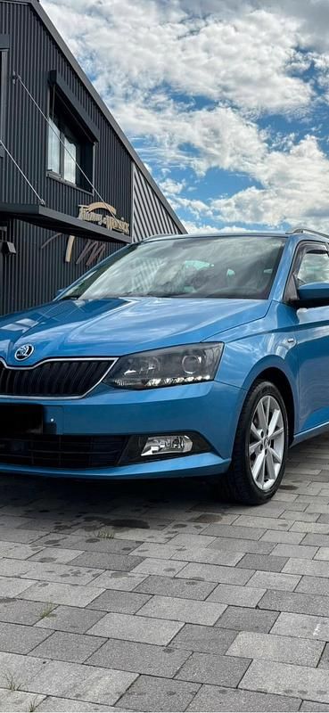 Blau Gebraucht 2018 Skoda Fabia Clever Kombi | 10.500 € (Fairer Preis) - Bild 1/4