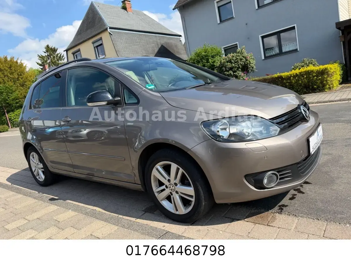 Gebraucht VW Golf Plus Cross Match 105 PS (77 kW) 2012 Braun Van / Kleinbus