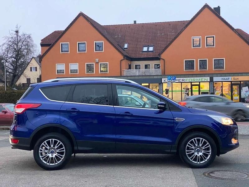 Gebraucht Ford Kuga Titanium 140 PS (102 kW) 2014 Blau SUV