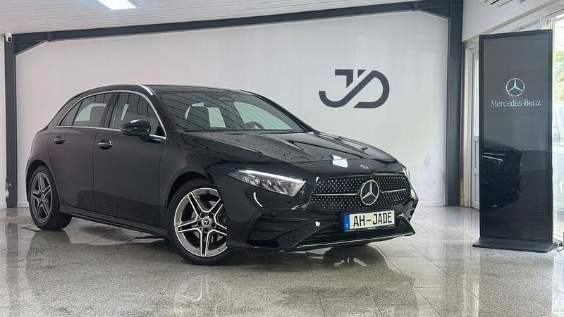 Nachtschwarz unilack Gebraucht 2024 Mercedes A180 Advanced Plus Limousine | 29.950 € (Fairer Preis) - Bild 1/4