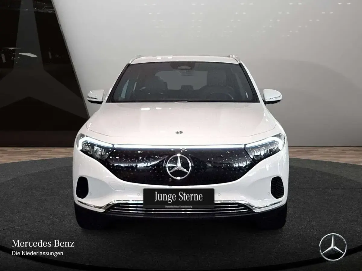 Gebraucht Mercedes EQA250 Advanced 139 kW (190 PS) 2025 Polarweiß SUV