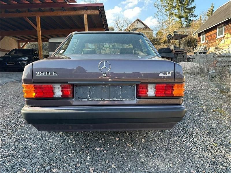 Gebraucht Mercedes 190 122 PS (89 kW) 1992 Limousine