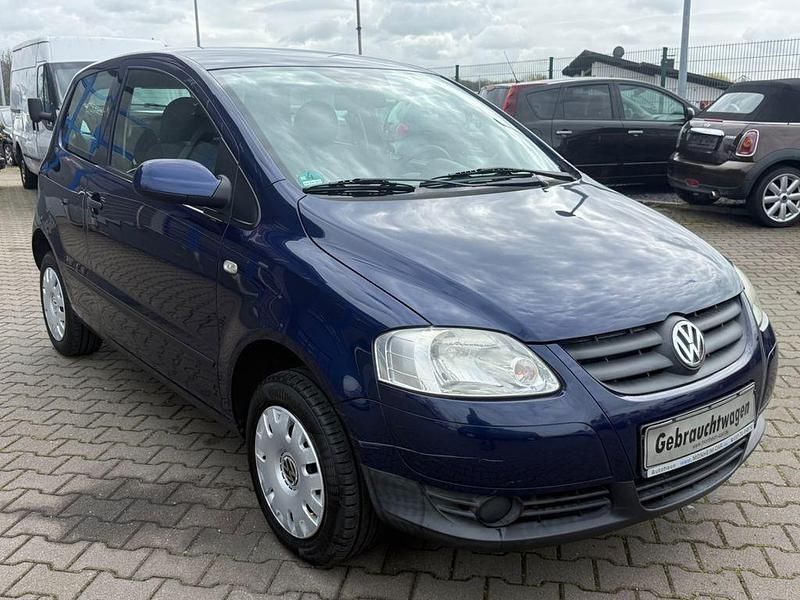 Second-hand VW Fox Basis 69 CP (50 kW) 2007 Albastru Hatchback