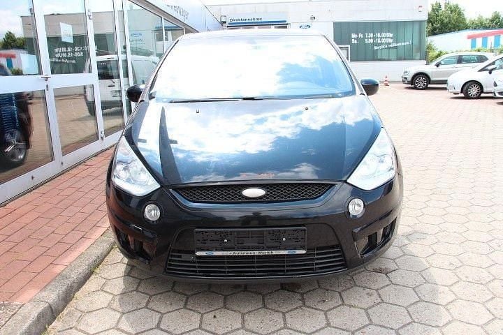 Gebraucht Ford S-MAX Titanium 140 PS (102 kW) 2009 Schwarz Van / Kleinbus