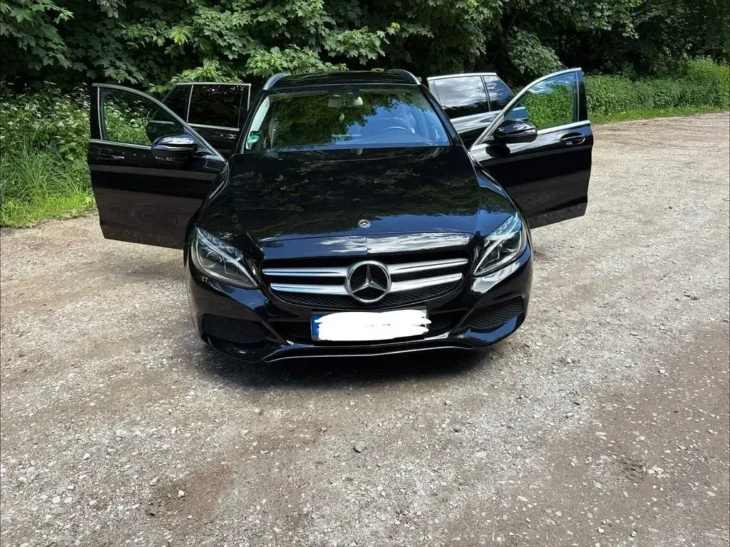 Gebraucht Mercedes C180 156 PS (114 kW) 2018 Schwarz Kombi