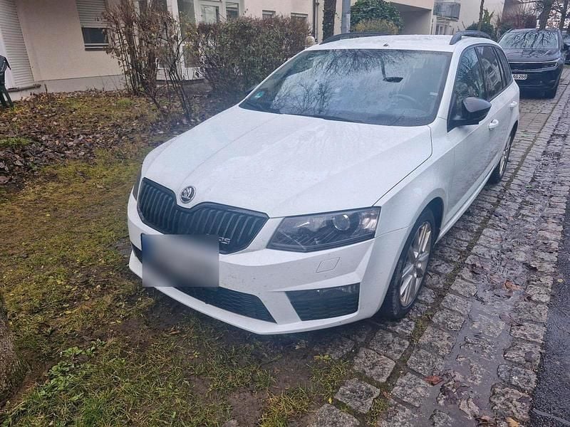 Weiß Gebraucht 2015 Skoda Octavia vRS Kombi | 9.500 € (Guter Preis) - Bild 1/4