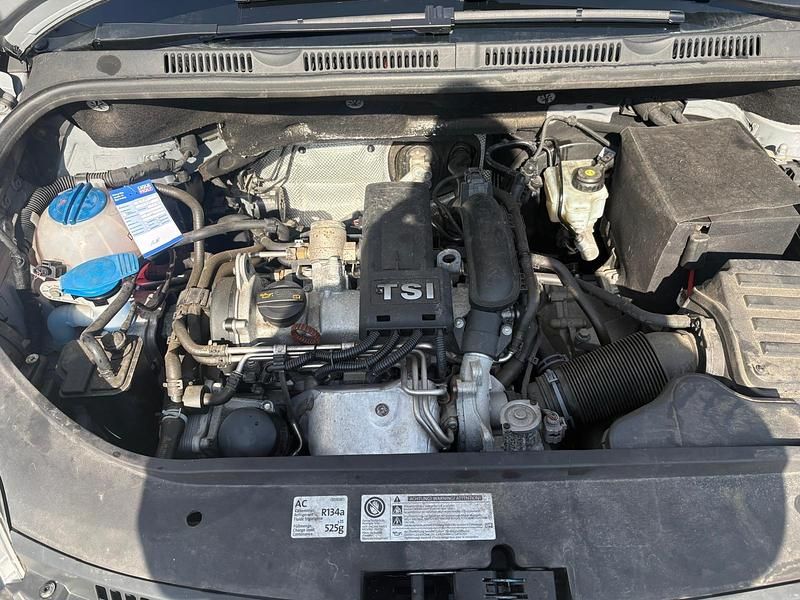 Gebraucht VW Golf VI 105 PS (77 kW) 2011 Andere farben Kleinwagen