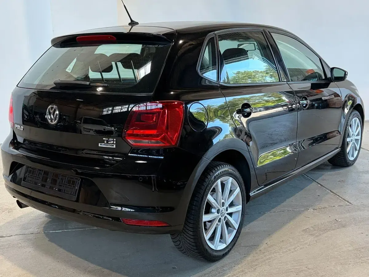 Gebraucht VW Polo Highline 90 PS (66 kW) 2017 Schwarz Kleinwagen