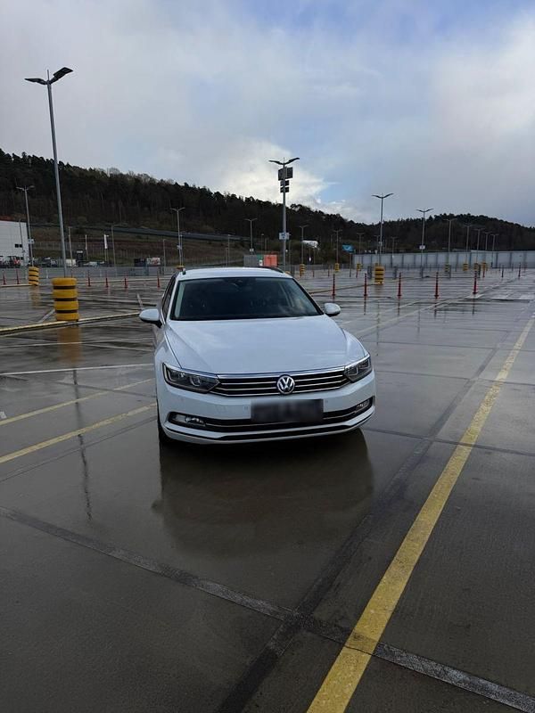 Gebraucht VW Passat Comfortline 120 PS (88 kW) 2015 Weiß Kombi