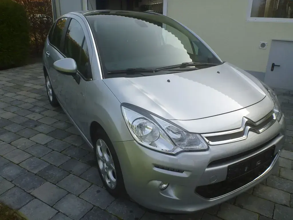 Usado Citroën C3 PureTech 82 CV (60 kW) 2015 Plateado Berlina