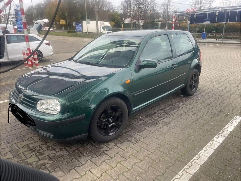 Grün Gebraucht 1998 VW Golf Limousine | 1.250 € (Fairer Preis) - Bild 1/4