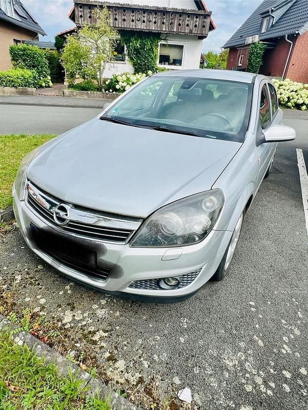 Silber Gebraucht 2008 Opel Astra Limousine | 999 € (Superpreis) - Bild 1/4