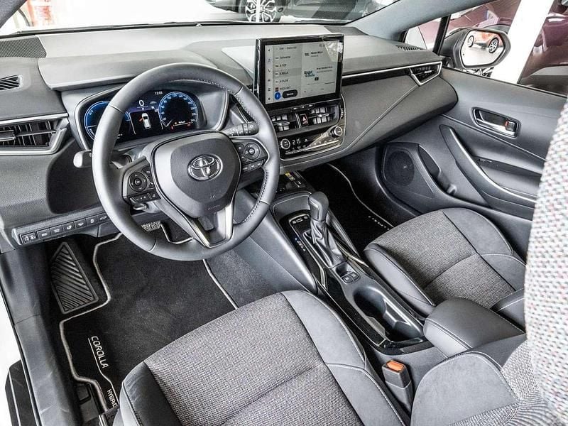 Neu Toyota Corolla 141 PS (103 kW) 2025 Schneeweiß Kombi