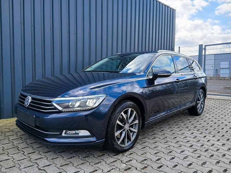 Gebraucht VW Passat Comfortline 120 PS (88 kW) 2015 Blau Kombi