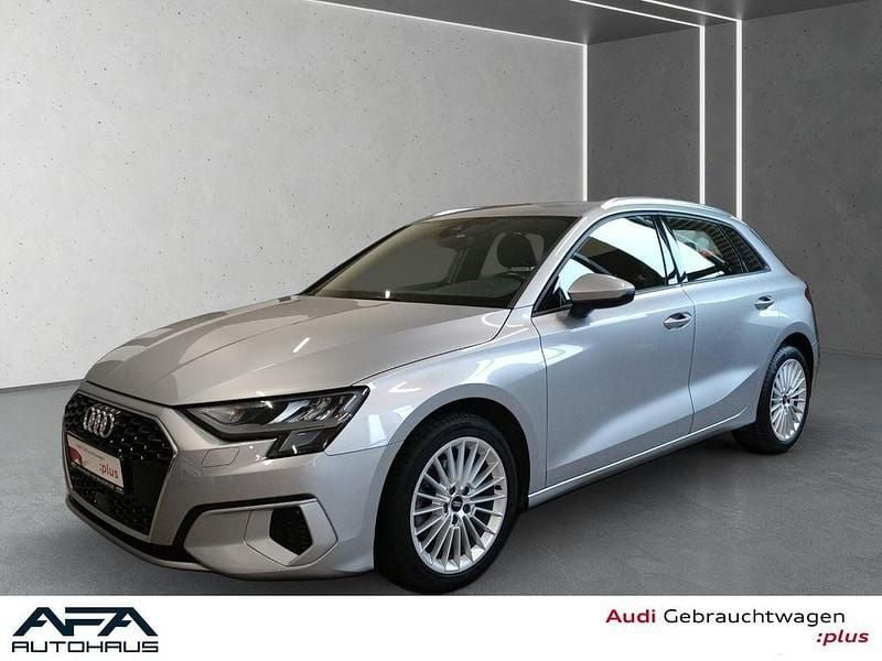 Florettsilber metallic Gebraucht 2022 Audi A3 Advanced Plus Limousine | 19.990 € (Superpreis) - Bild 1/4