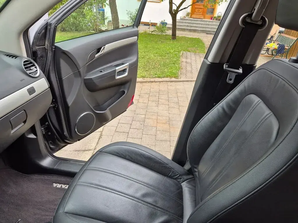 Używany Opel Antara Cosmo 184 KM (135 kW) 2013 Czarny SUV