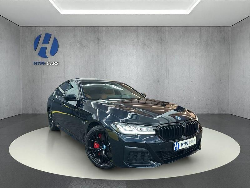 Gebraucht BMW 545e M Sport 394 PS (289 kW) 2022 Schwarz Limousine