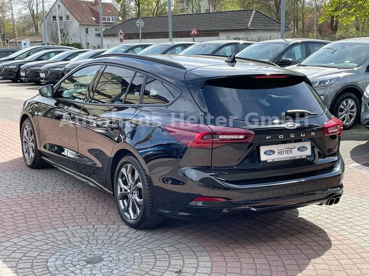 Gebraucht Ford Focus ST-Line X 155 PS (114 kW) 2024 Schwarz Kombi