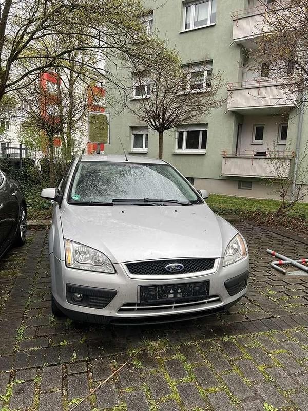 Gebraucht Ford Focus Ghia 101 PS (74 kW) 2007 Limousine