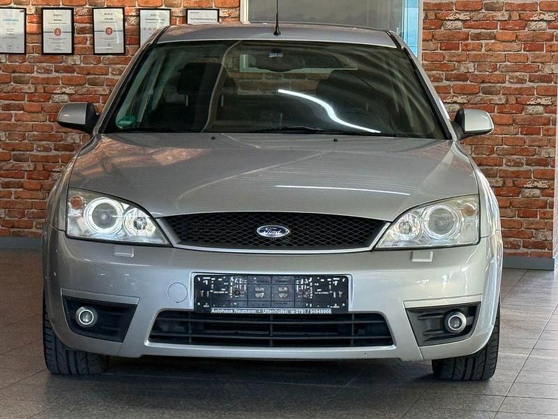 Gebraucht Ford Mondeo Ghia 170 PS (125 kW) 2001 Silber Limousine